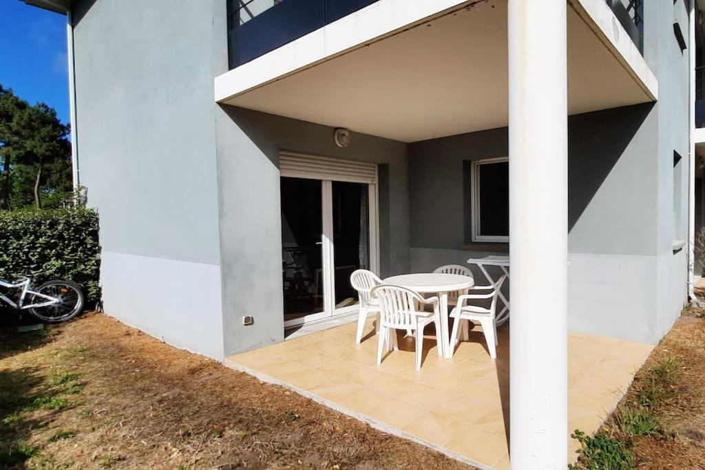 Chez Ced Et Laeti, Appartement Prive Avec Jardin Et Terrasse Dans Residence L'Estuaire Muni D'Une Piscine Couverte Et Aire De Jeu, Linge De Lit Et De Salle D'Eau Ainsi Que Tele, Compris Dans Le Tarif Profitez A Fond De Notre Belle Region ル・ヴェルドン・シュル・メール エクステリア 写真